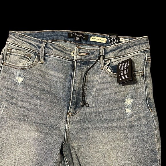 High-rise flare jeans - Picture 2 of 6